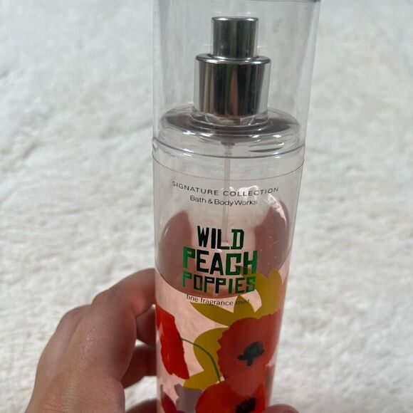 Bath & Body Works Wild Peach Poppies Fine Fragrance Mist Spray Perfume 8 oz - Picture 2 of 3